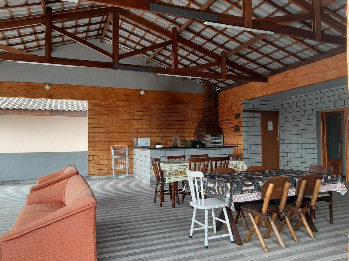 Suites 500M Praia Da Enseada 瓜鲁雅 外观 照片